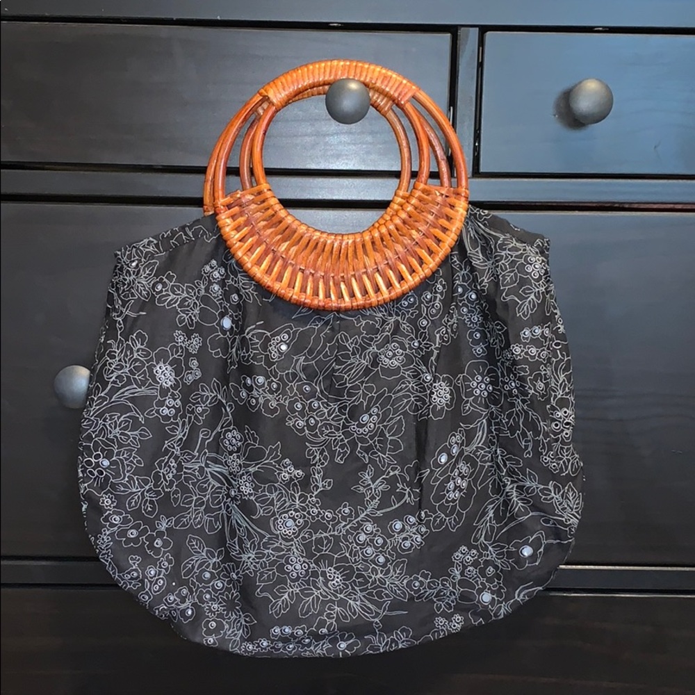 Floral black bag with wooden handles